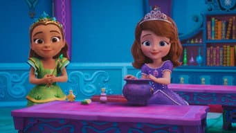 Make a Rainbow Potion with Sofia and Camila
